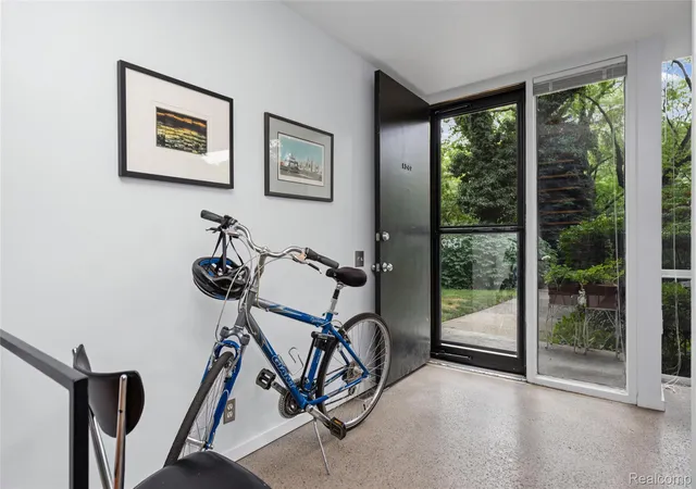 Listing Photo 4 - Condo for sale in building located at 1349 Joliet Pl, Detroit, MI 48207