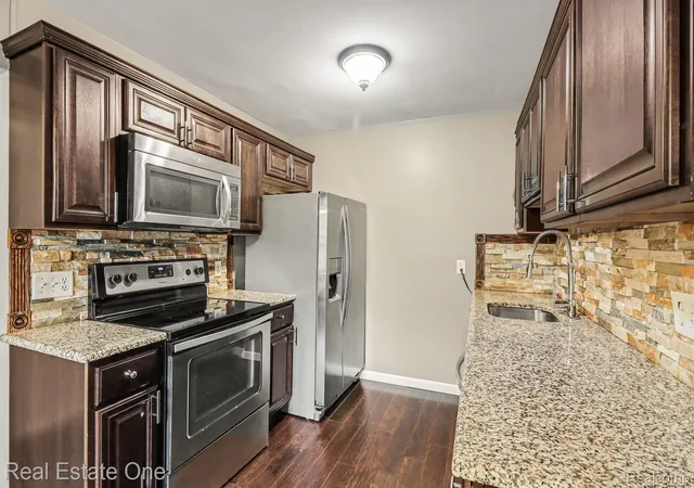 Photo 4 of Condo for sale at 1430 W Webster Rd, Royal Oak, MI 48073 | MLS# 20261060050 | Listing updated on 2026-09-13