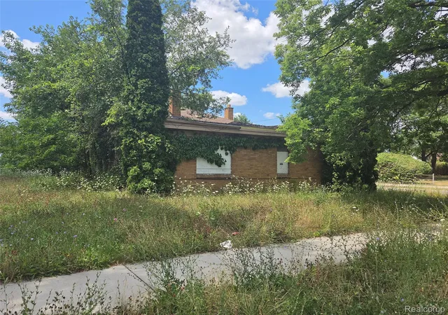 Photo 2 of Single family home for sale at 4017 Chatsworth St, Detroit, MI 48224 | MLS# 20261060051 | Listing updated on 2026-08-06