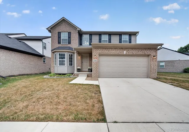 Photo 3 of Single family home for sale at 1585 Weeping Willow Ct, Ypsilanti, MI 48198 | MLS# 20261060056 | Listing updated on 2026-09-02