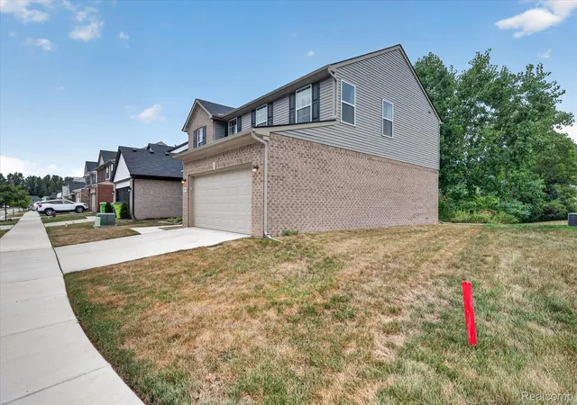 Photo 4 of Single family home for sale at 1585 Weeping Willow Ct, Ypsilanti, MI 48198 | MLS# 20261060056 | Listing updated on 2026-09-02