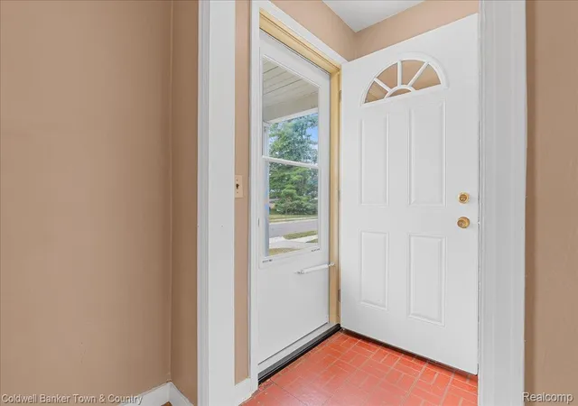 4th image of 1206 Loraine Ave, Lansing, MI 48910 | MLS# 20261060059