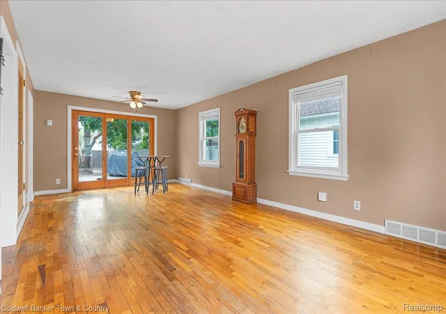 5th image of 1206 Loraine Ave, Lansing, MI 48910 | MLS# 20261060059