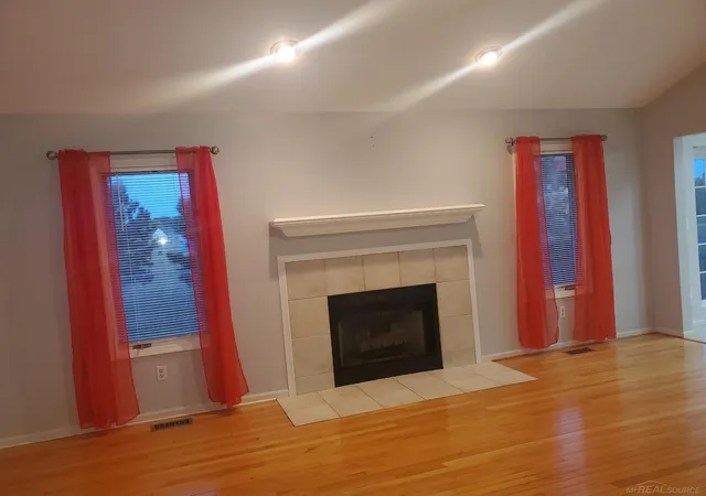 Photo 3 of Single family home for sale at 50262 Barrett Dr, Macomb, MI 48044 | MLS# 58050216958 | Listing updated on 2026-09-11
