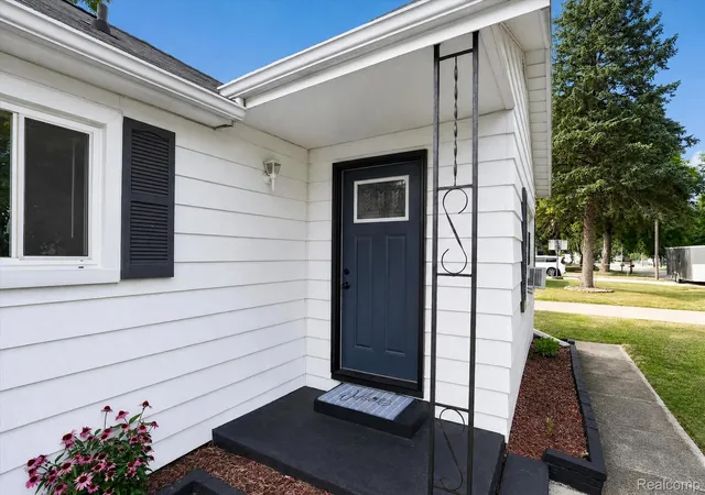 1st image of 914 State St, Owosso, MI 48867 | MLS# 20261060062