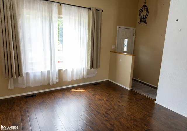 Photo 5 of Single family home for sale at 49234 Michelle Ann Dr, Chesterfield, MI 48051 | MLS# 58050216961 | Listing updated on 2026-09-01