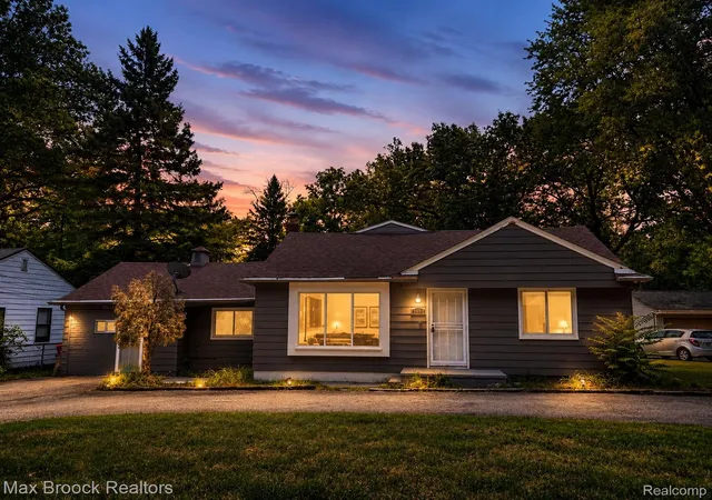 Photo 1 of Single family home for sale at 21613 Wallace Dr, Southfield, MI 48075 | MLS# 20261060069 | Listing updated on 2026-09-13