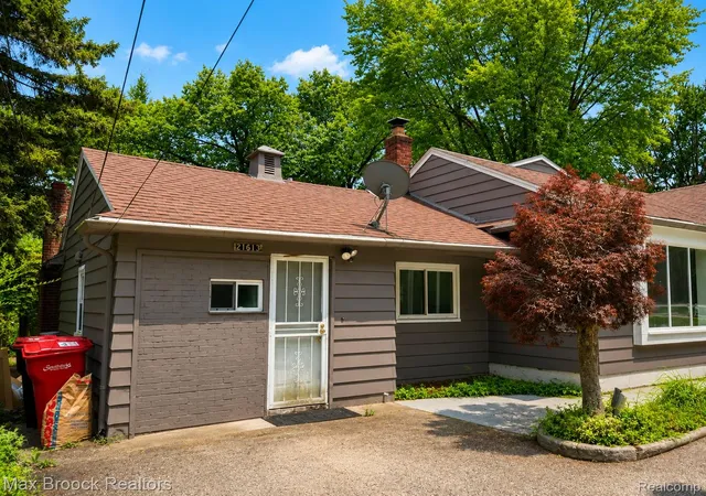 Photo 3 of Single family home for sale at 21613 Wallace Dr, Southfield, MI 48075 | MLS# 20261060069 | Listing updated on 2026-09-13