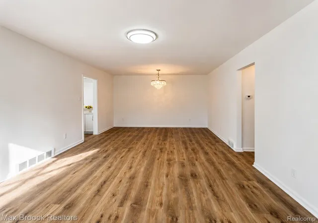 Photo 4 of Single family home for sale at 21613 Wallace Dr, Southfield, MI 48075 | MLS# 20261060069 | Listing updated on 2026-09-13