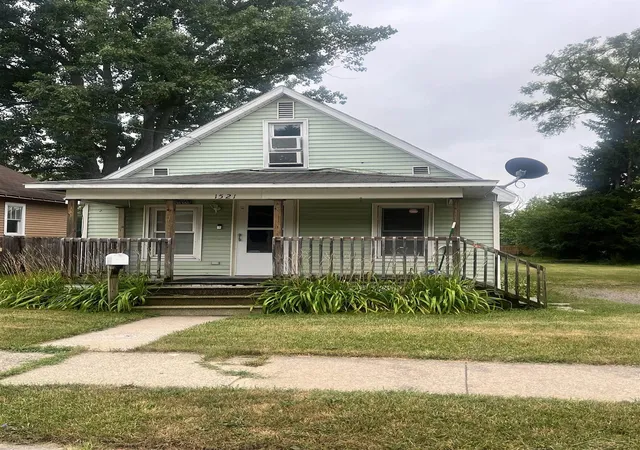 Photo 1 of Single family home for sale at 1521 Stanley St, Saginaw, MI 48602 | MLS# 61050216964 | Listing updated on 2026-08-04