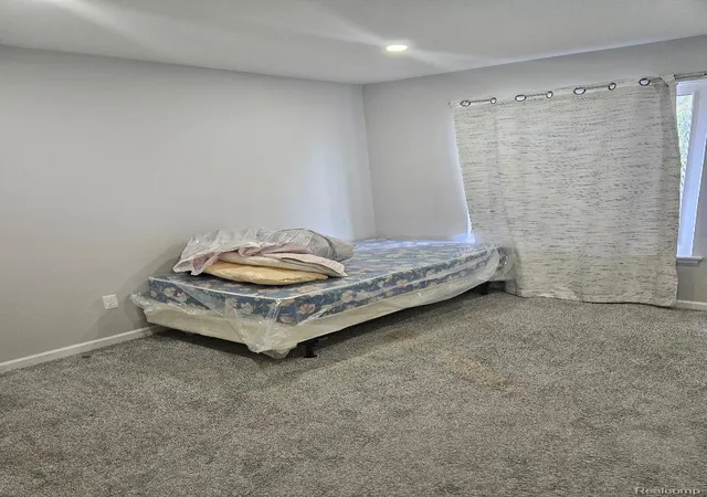 2nd image of 34751 Kimberly Dr, Sterling Heights, MI 48312