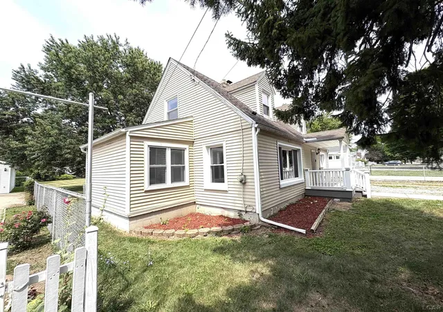 4th image of 229 N Charels St, Adrian, MI 49221 | MLS# 56050216967