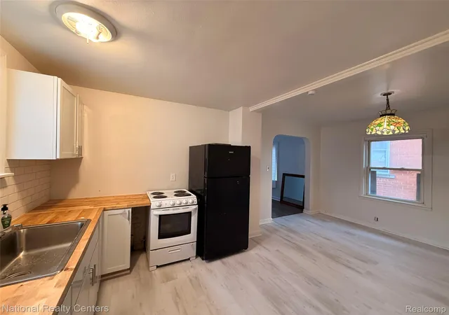 Photo 3 of Single family home for sale at 8119 Studebaker Ave, Warren, MI 48089 | MLS# 20261060081 | Listing updated on 2026-09-03