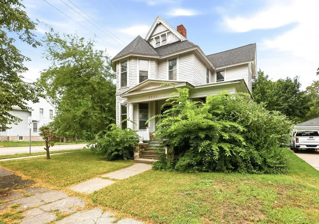 2nd image of 2101 5th St, Bay City, MI 48708 | MLS# 61050216968