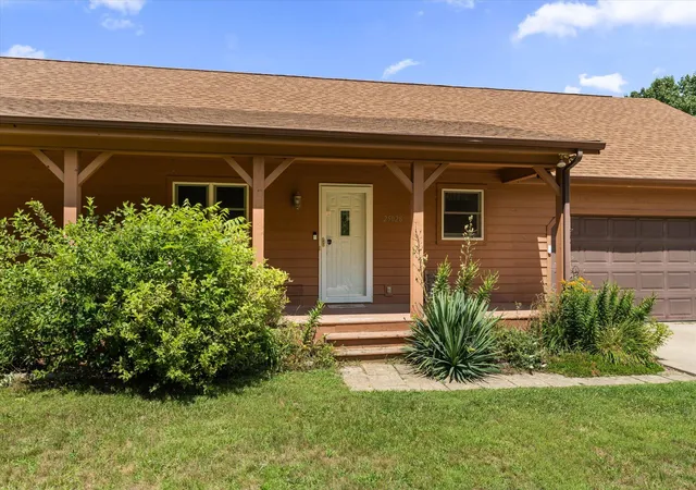 3rd image of 25028 Jefferson Center St, Cassopolis, MI 49031 | MLS# 69026039920