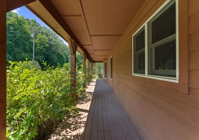 4th image of 25028 Jefferson Center St, Cassopolis, MI 49031 | MLS# 69026039920