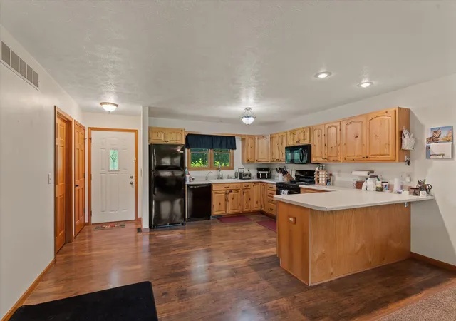 5th image of 25028 Jefferson Center St, Cassopolis, MI 49031 | MLS# 69026039920