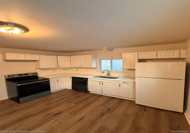 Photo 3 of Single family home for sale at 8468 Timken Ave, Warren, MI 48089 | MLS# 20261060082 | Listing updated on 2026-08-07