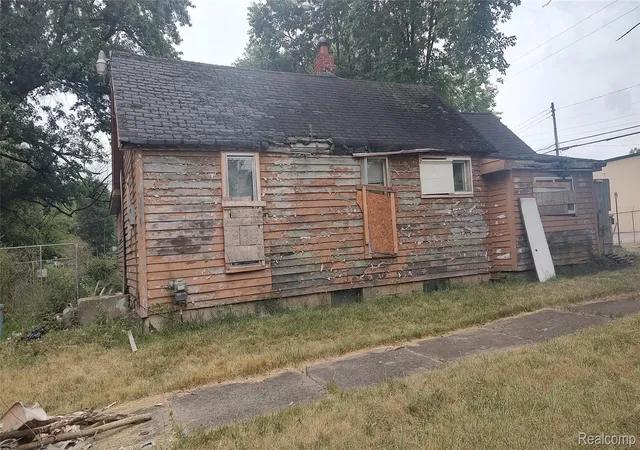 Photo 1 of Single family home for sale at 2401 Kansas Ave, Flint, MI 48506 | MLS# 20261060083 | Listing updated on 2026-09-02