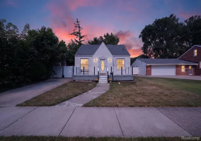 2nd image of 23129 Oakwood Ave, Eastpointe, MI 48021 | MLS# 20261060084