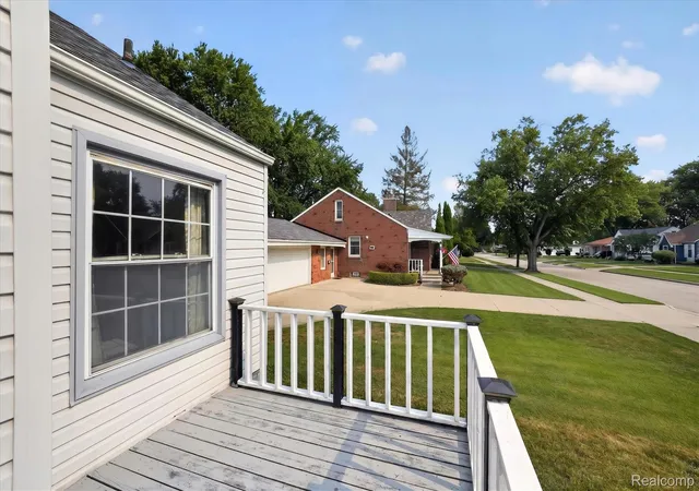 5th image of 23129 Oakwood Ave, Eastpointe, MI 48021 | MLS# 20261060084