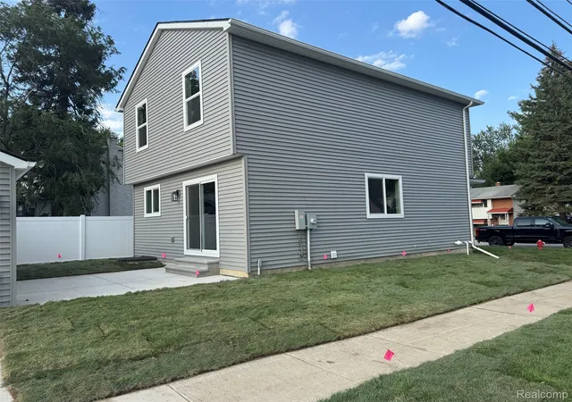 Photo 3 of Single family home for sale at 27305 Groveland Ave, Madison Heights, MI 48071 | MLS# 20261060085 | Listing updated on 2026-09-13