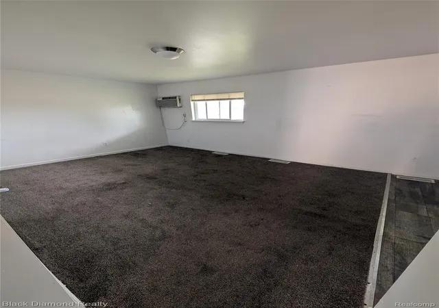 2nd image of 16217 Greenfield Rd, Detroit, MI 48235