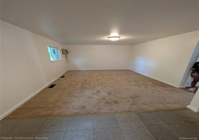 4th image of 16217 Greenfield Rd, Detroit, MI 48235 | MLS# 20261060088