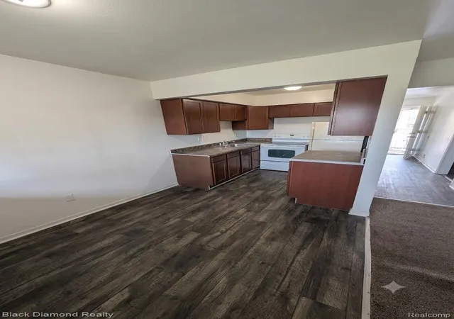 5th image of 16217 Greenfield Rd, Detroit, MI 48235 | MLS# 20261060088