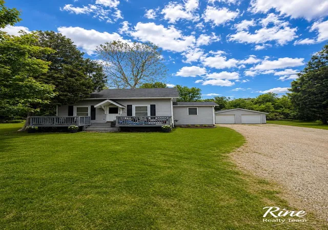 1st image of 832 Hyatt St, Eaton Rapids, MI 48827 | MLS# 61050216969