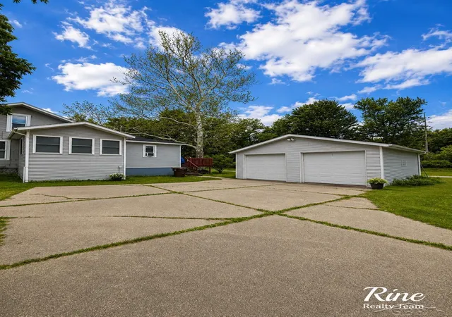 5th image of 832 Hyatt St, Eaton Rapids, MI 48827 | MLS# 61050216969