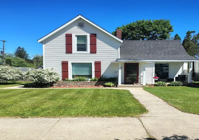 1st image of 717 E Garfield St, Cadillac, MI 49601 | MLS# 78080071795