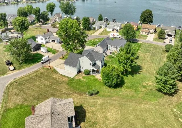 2nd image of 123 N Grand Pointe Dr, Brooklyn, MI 49230 | MLS# 55026039929