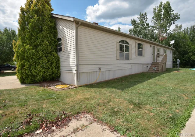 39th image of 2147 Zack Ridge Dr, Newport, MI 48166 | MLS# 20261060092