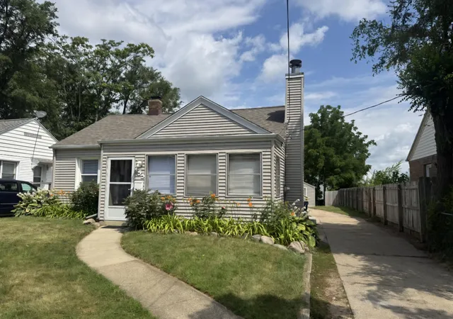 Photo 1 of Sale Pending at 155 Cliff St, Battle Creek, MI 49014 | MLS# 64026039931 | Listing updated on 2026-09-17