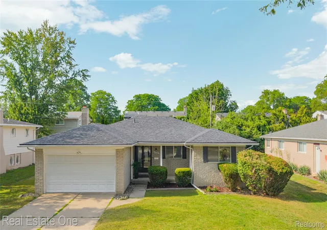 Photo 1 of Sale Pending at 29540 Sharon Ln, Southfield, MI 48076 | MLS# 20261060098 | Listing updated on 2026-09-01