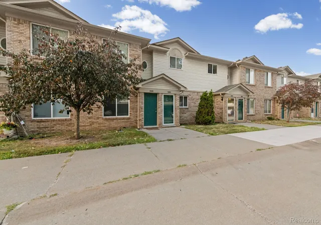 Photo 2 of Condo for sale at 30184 Wedgewood Cir, Roseville, MI 48066 | MLS# 20261060099 | Listing updated on 2026-09-02