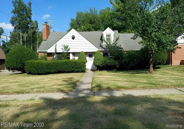 Photo 1 of Sale Pending at 161 Ottawa Dr, Pontiac, MI 48341 | MLS# 20261060103 | Listing updated on 2026-09-15