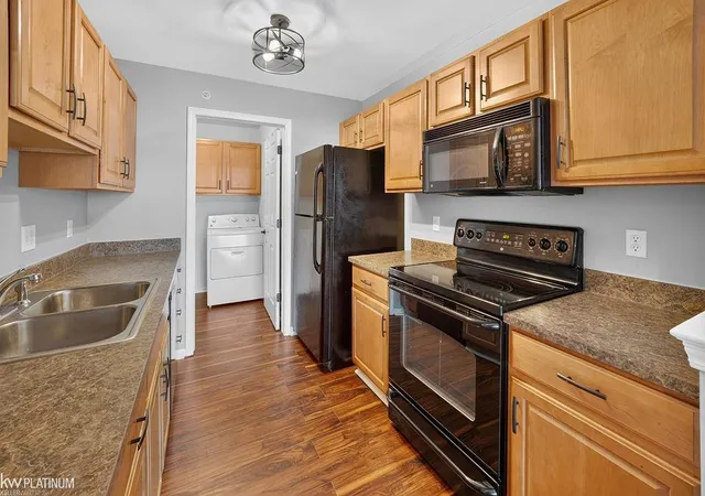 4th image of 52133 Naugatuck Dr, Macomb, MI 48042 | MLS# 58050216978