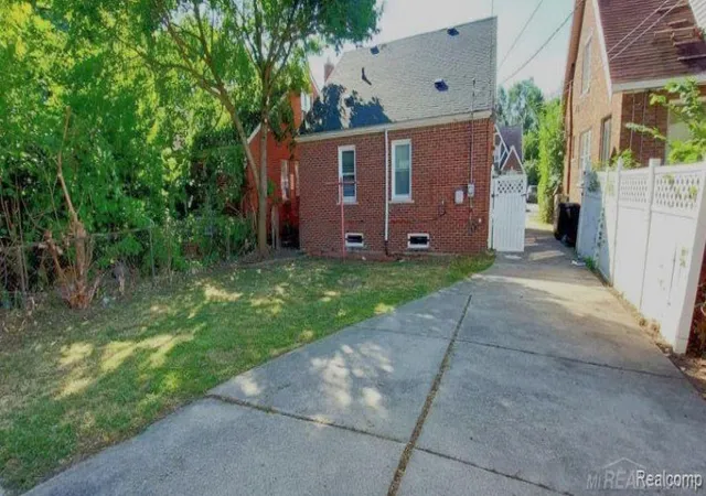 3rd image of 12019 Nashville St St, Detroit, MI 48205 | MLS# 58050216979
