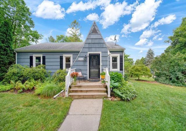 1st image of 204 Westover St, Ann Arbor, MI 48103 | MLS# 81026039942