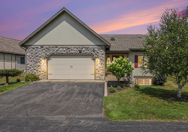1st image of 404 Vienna Ln, Fremont, MI 49412 | MLS# 72026039948