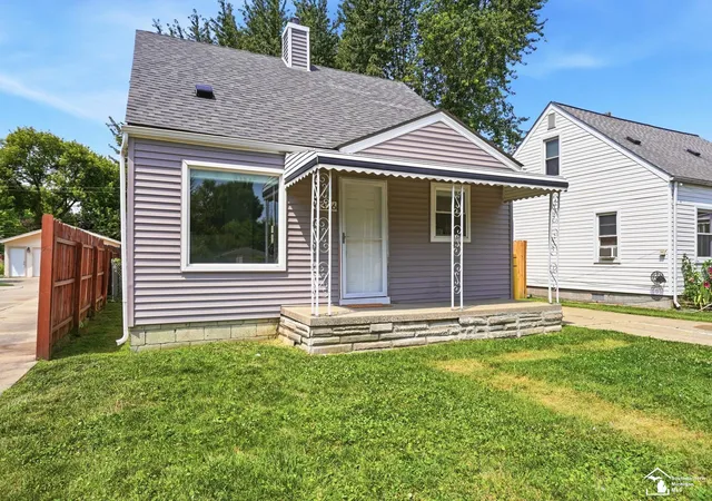 Photo 3 of Single family home for sale at 9326 Lincoln St, Taylor, MI 48180 | MLS# 57050216988 | Listing updated on 2026-08-03