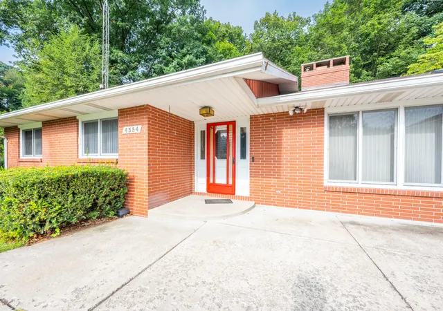 Photo 2 of Single family home for sale at 4334 Laurel Dr, Saint Joseph, MI 49085 | MLS# 69026039950 | Listing updated on 2026-08-25