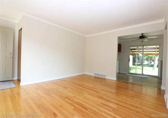 4th image of 31768 Bretton St, Livonia, MI 48152 | MLS# 20261060118