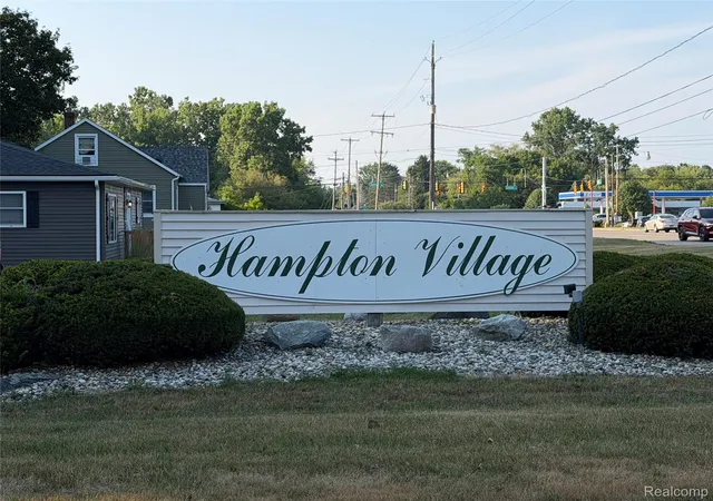 Listing Photo 3 - Condo for sale in building located at 7492 Hampton Dr, Davison, MI 48423