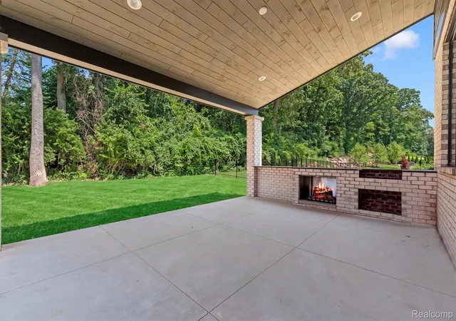 5th image of 158 Enclave Ct, Rochester, MI 48306 | MLS# 20261060124