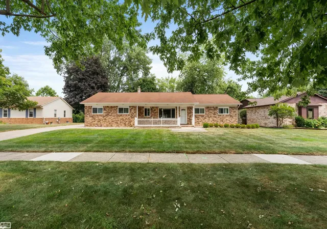 2nd image of 13147 Independence Ave, Shelby Township, MI 48315 | MLS# 58050216991
