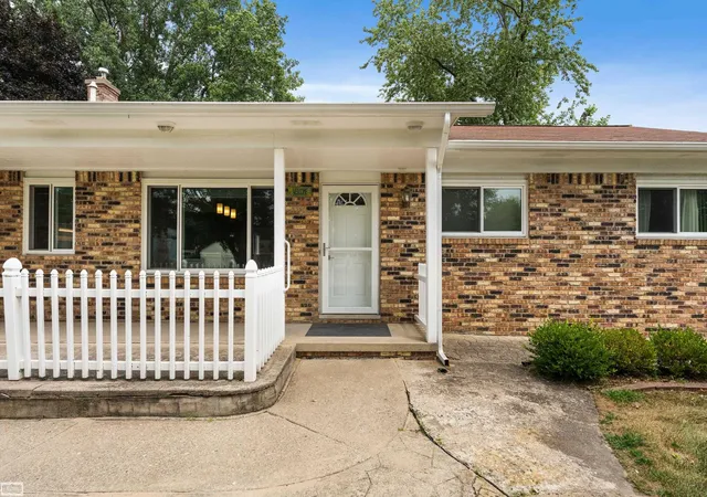 5th image of 13147 Independence Ave, Shelby Township, MI 48315 | MLS# 58050216991