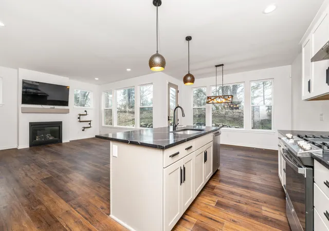 4th image of 4228 Corvo, Kalamazoo, MI 49006 | MLS# 66026039958